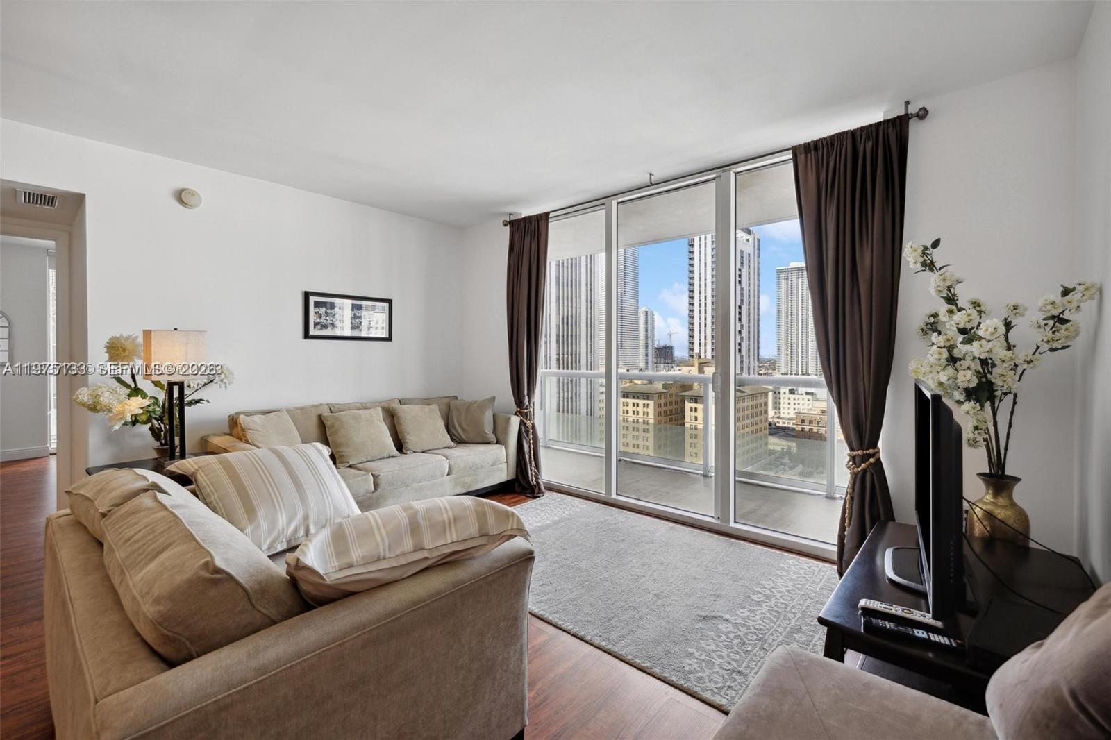 50 Biscayne Blvd 2111