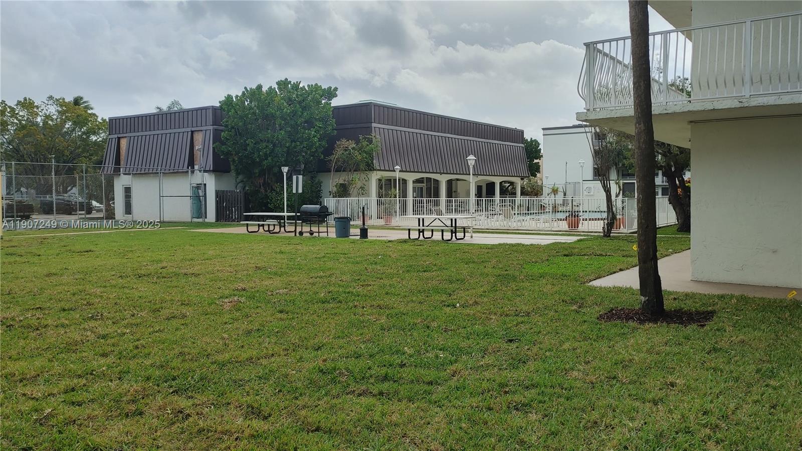 PALM VILLAGE CLUB CONDO - Residential