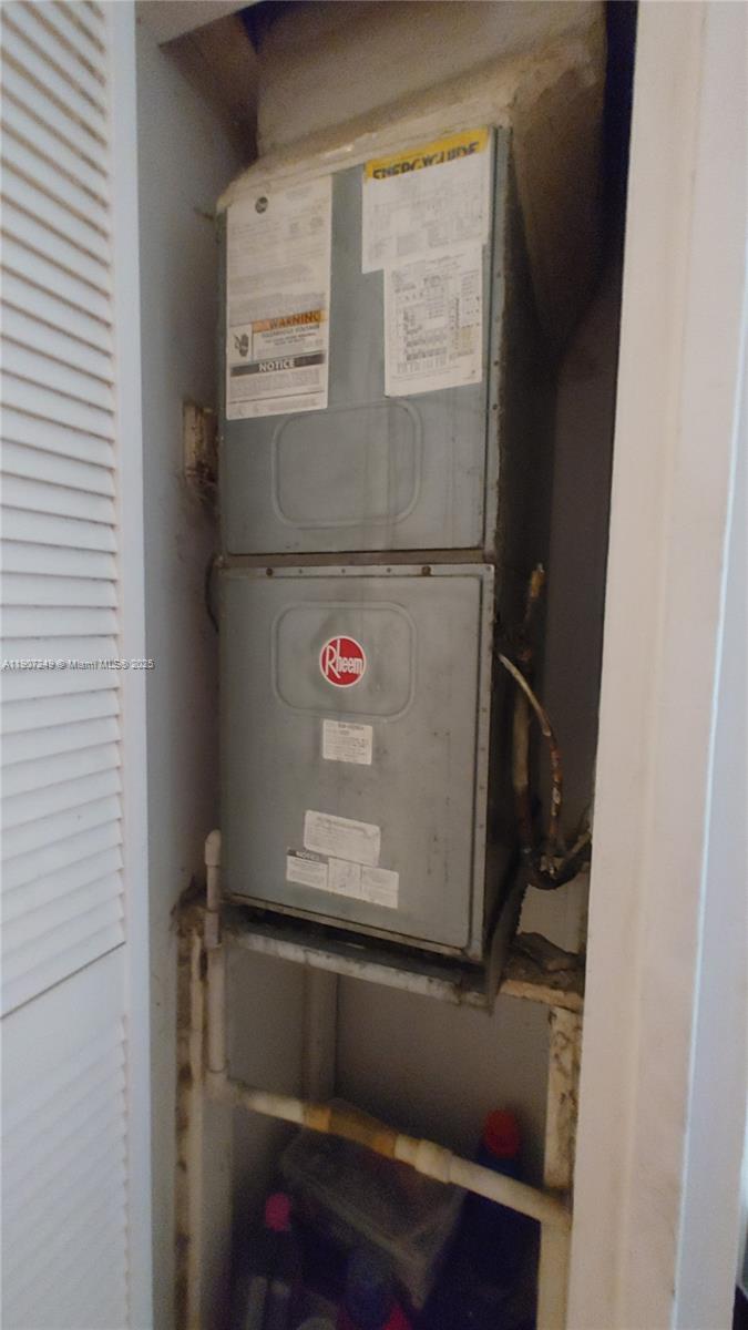 PALM VILLAGE CLUB CONDO - Residential