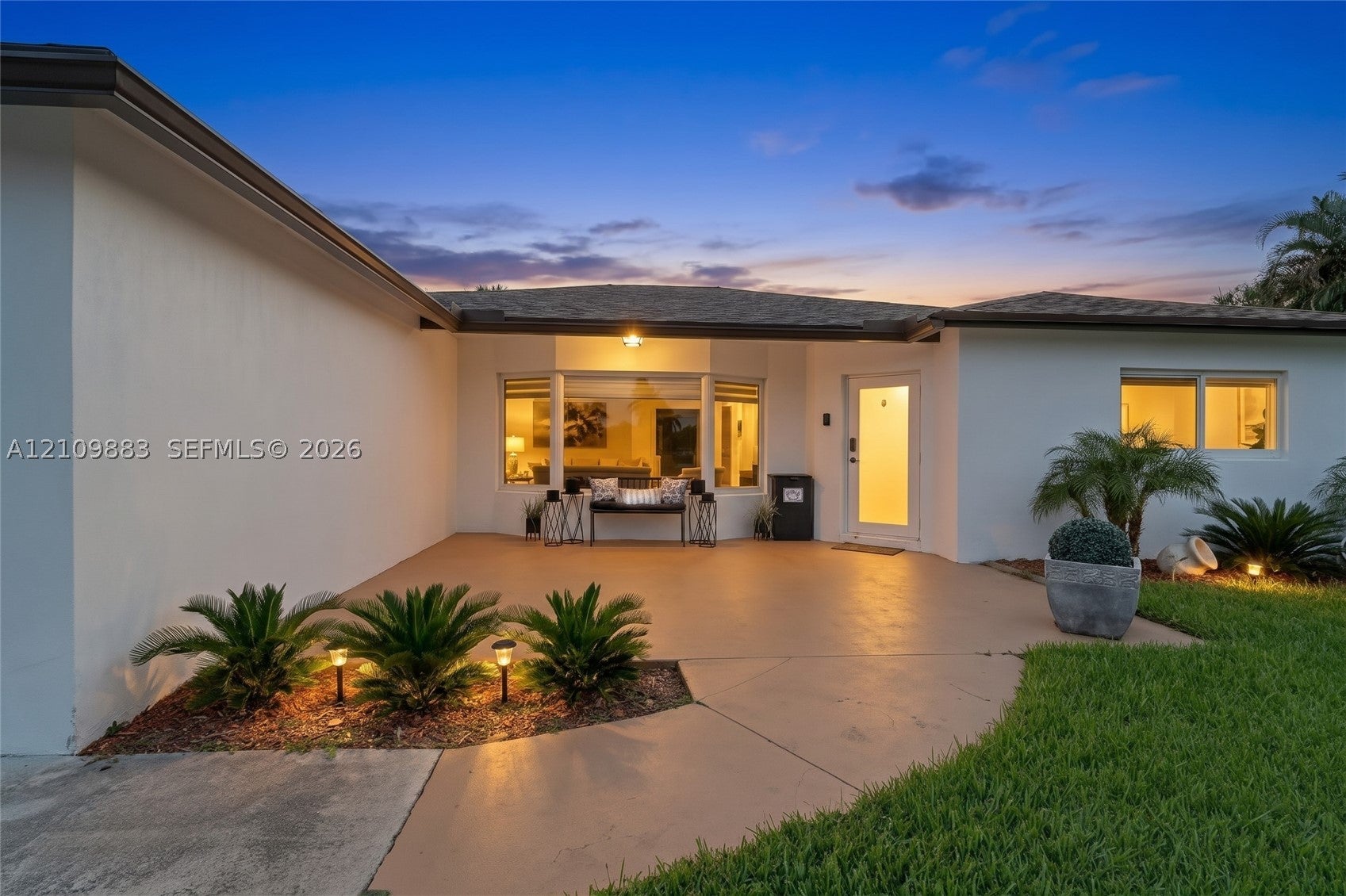 751 SW 54th Ave
