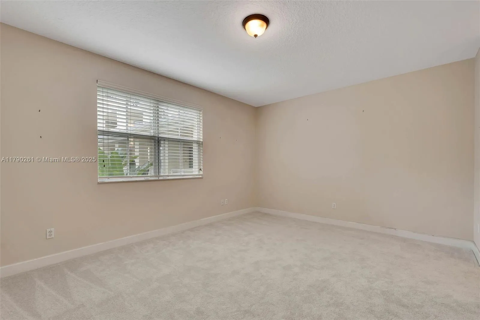 Pinecrest, Florida 33156, United States, 3 Bedrooms Bedrooms, ,3 BathroomsBathrooms,Residential,Pending,115283