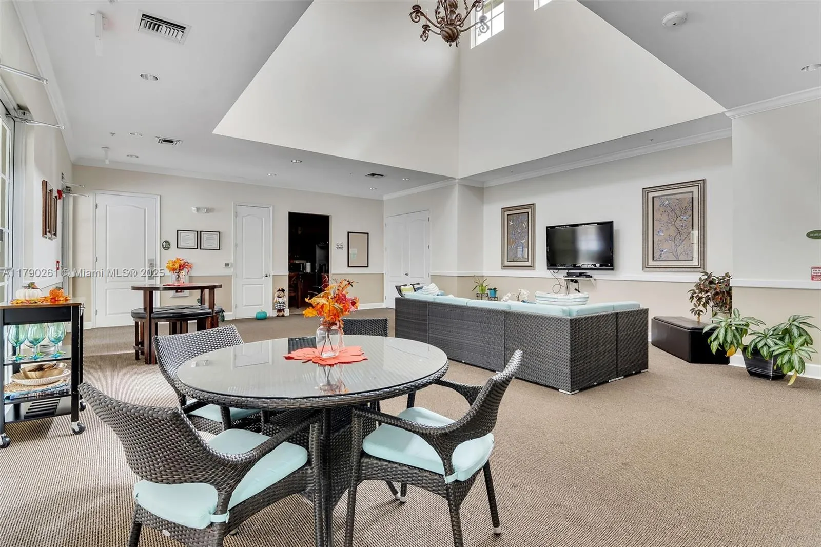 Pinecrest, Florida 33156, United States, 3 Bedrooms Bedrooms, ,3 BathroomsBathrooms,Residential,Pending,115283