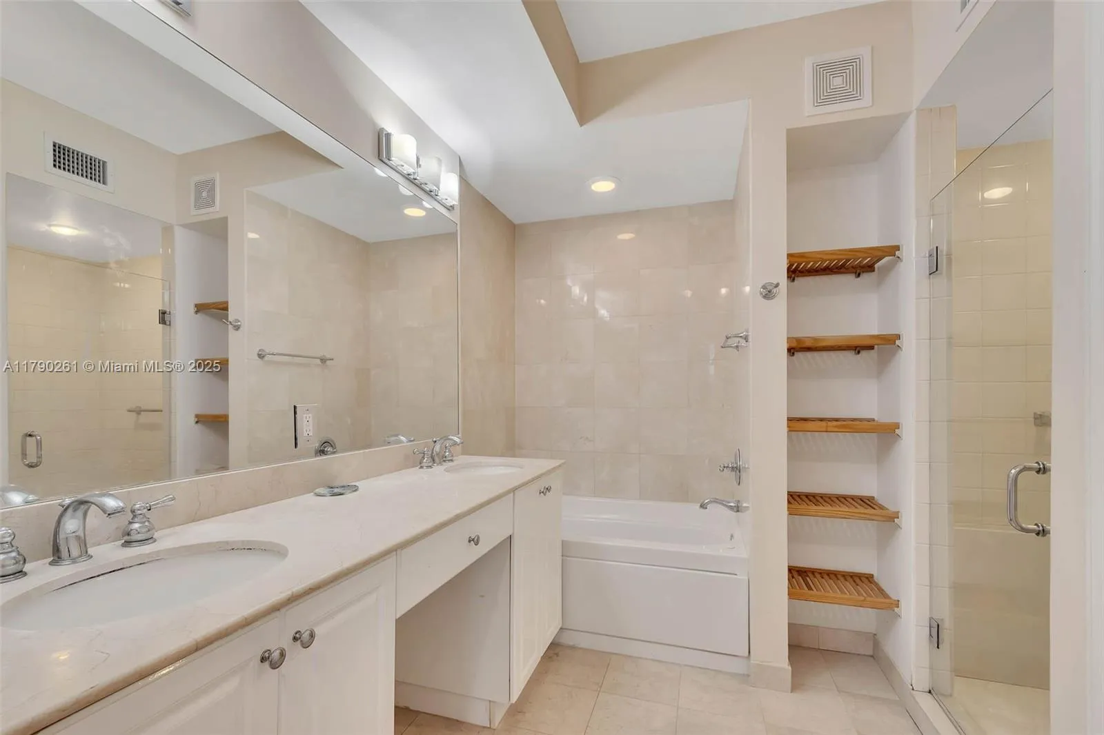 Pinecrest, Florida 33156, United States, 3 Bedrooms Bedrooms, ,3 BathroomsBathrooms,Residential,Pending,115283