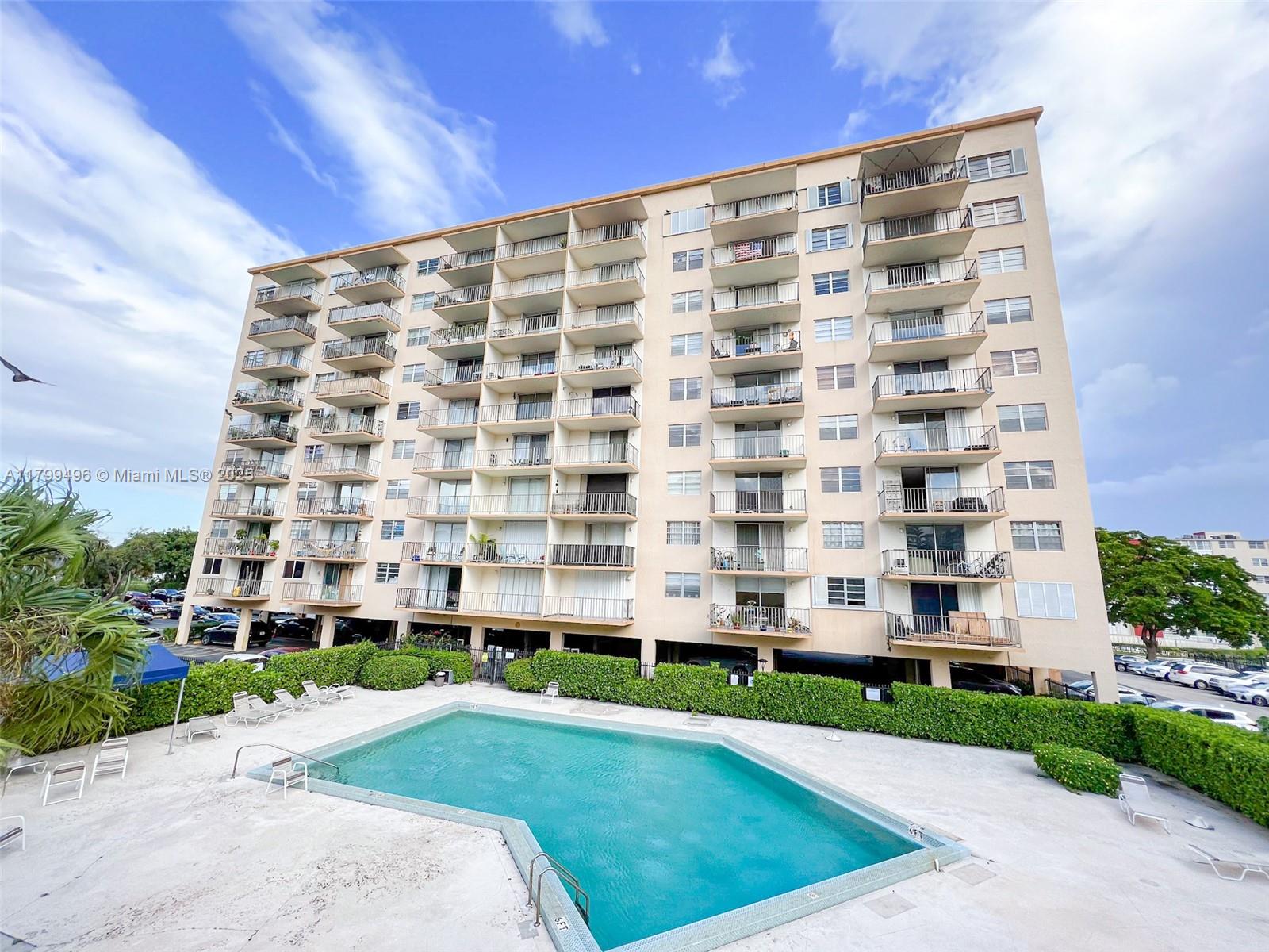 1470 NE 125th Ter PH3
