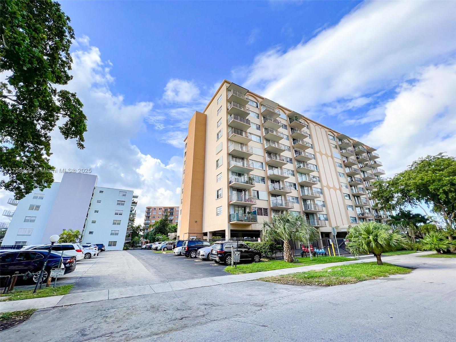 1470 NE 125th Ter PH3