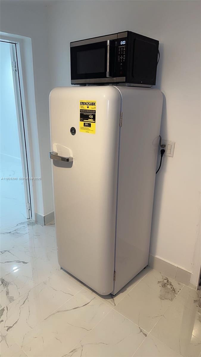 SUNSHINE PARK ESTATES - Residential Lease