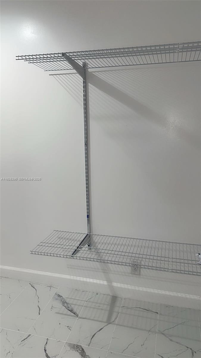 SUNSHINE PARK ESTATES - Residential Lease