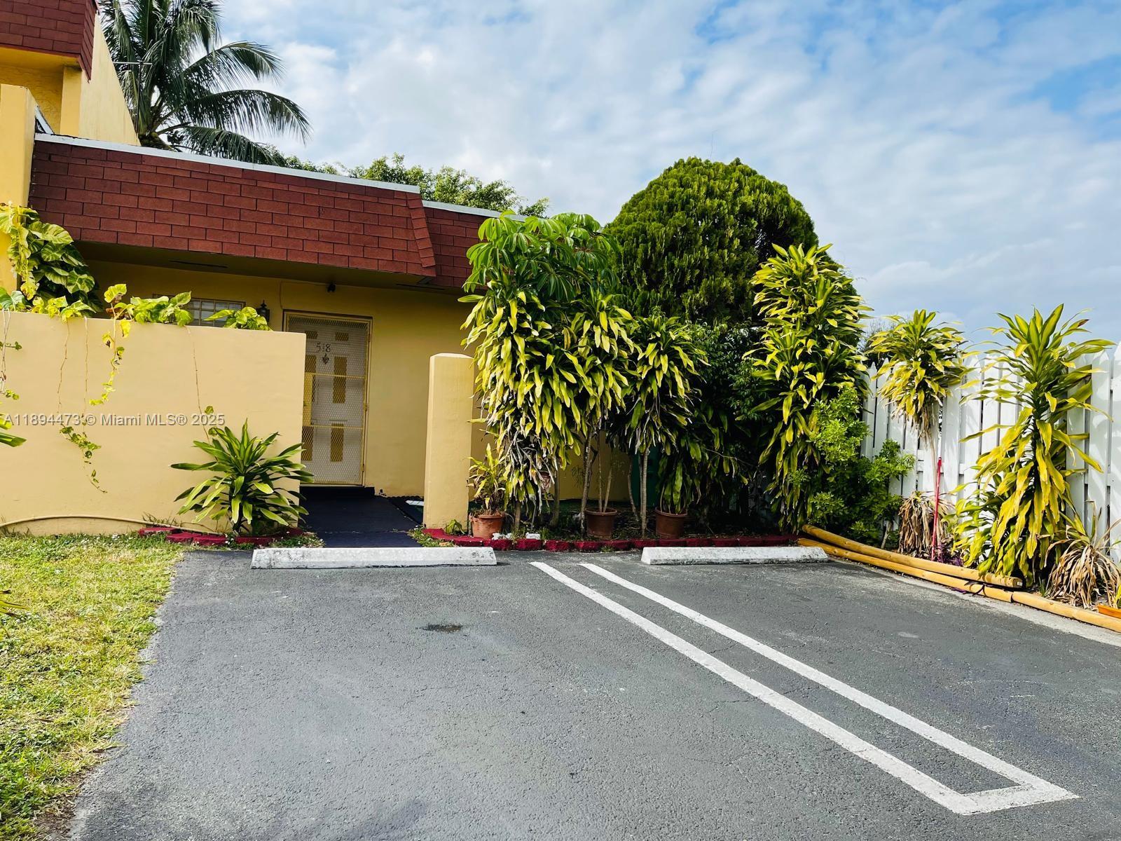 Beautiful corner Town House in The Coverleaf Gardens Complex – Great Location. Spacious one-story unit featuring an open-concept kitchen, dining, living and a little private patio. In-unit laundry and two assigned parking spaces included in the front of the property. The community also features 24-hour security and maintenance. Easy to show/Lockbox – Available October 31, 2025.