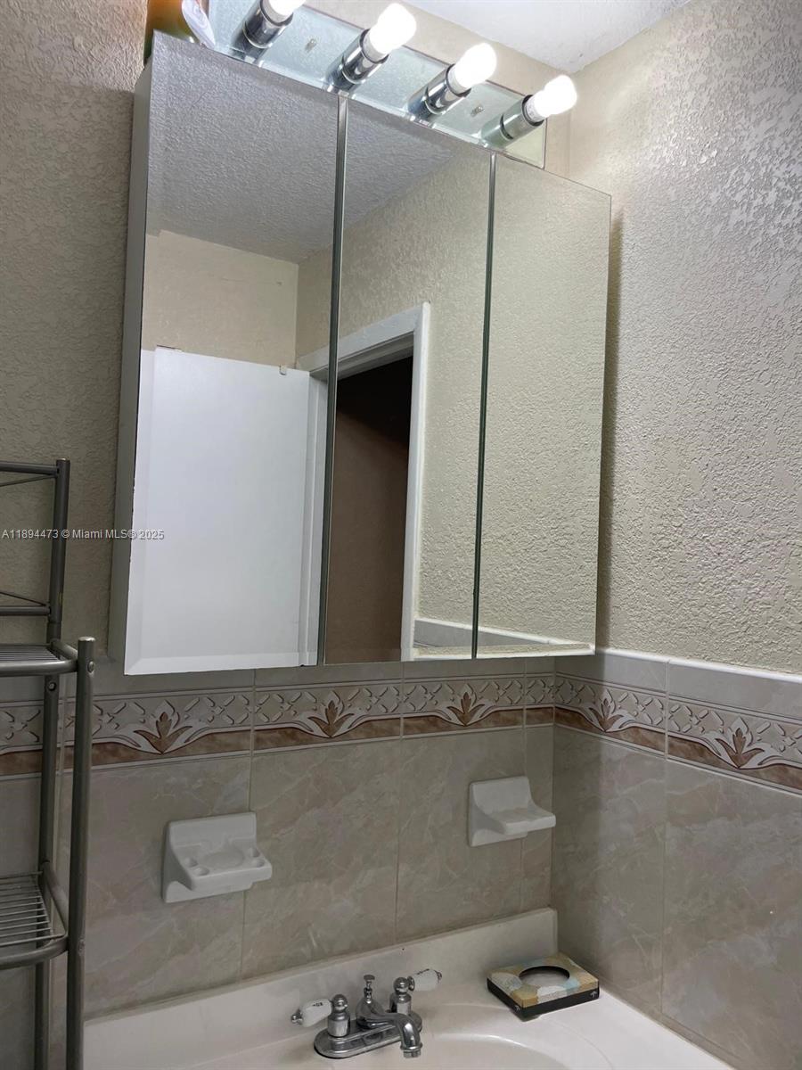 CLOVERLEAF GARDENS SEC TW - Residential Lease