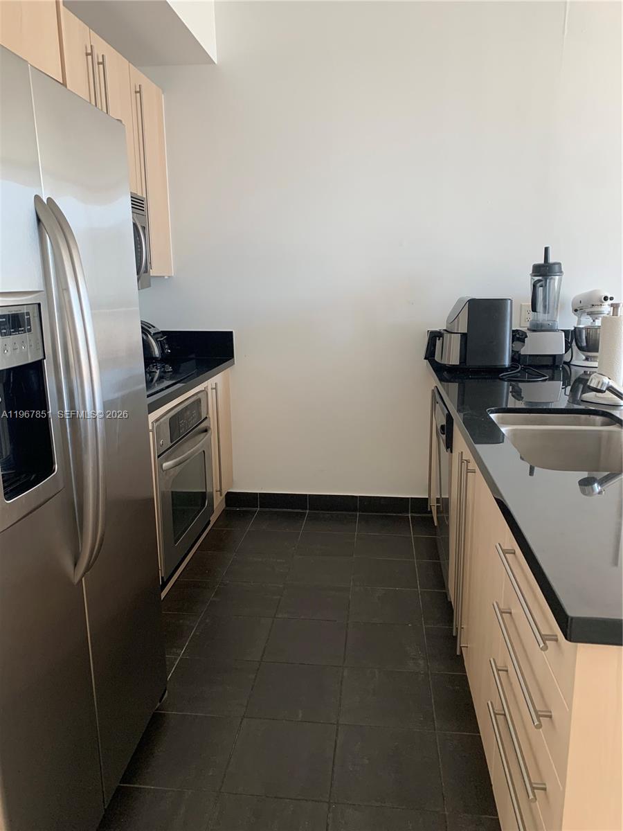 THE AXIS ON BRICKELL CONDA - Residential