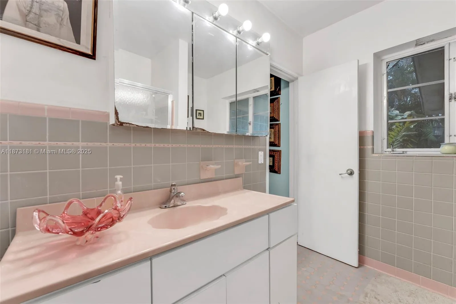 Miami Shores, Florida 33138, United States, 3 Bedrooms Bedrooms, ,2 BathroomsBathrooms,Residential,Active,204416