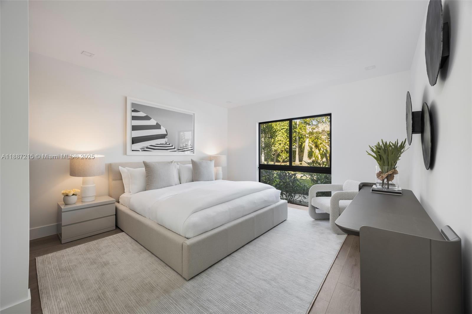 KEY CASSA CONDOMINIUMS - Residential