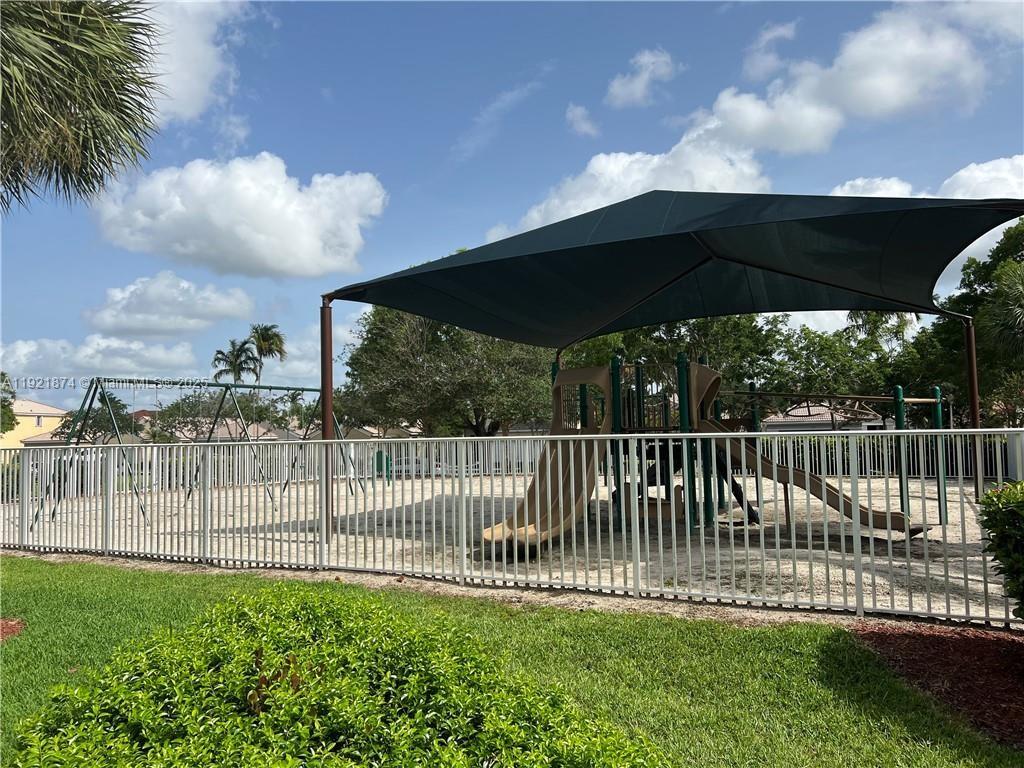 SECTORS 3 & 4 BOUNDARY PL - Residential Lease