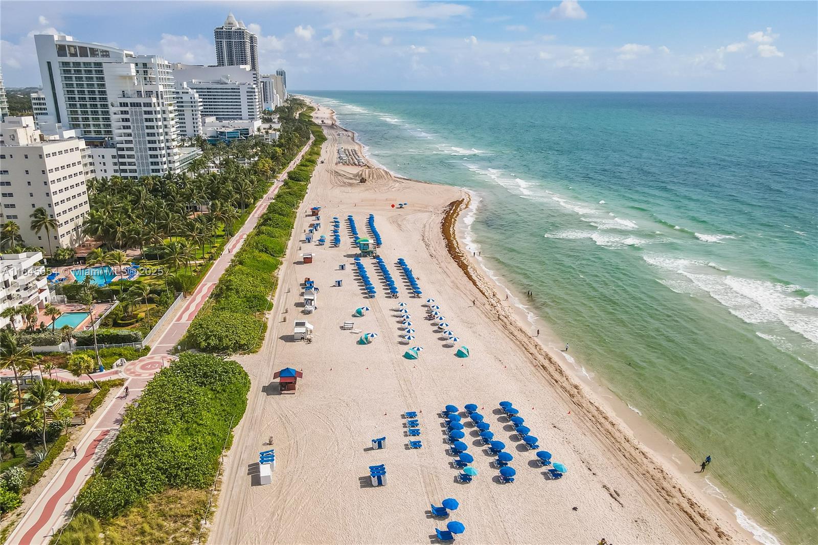 Unbeatable location! This 2 bedroom, 2 bathroom apartment is just one block from the beach in vibrant Miami Beach. Imagine spending your days soaking up the sun. Live the Miami Beach lifestyle and enjoy all the city has to offer, from dining and shopping to nightlife and entertainment. Close to houses of worship. This apartment is the perfect place to call home