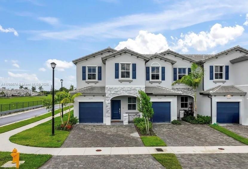 STEIN ASSEMBLANGE - Residential