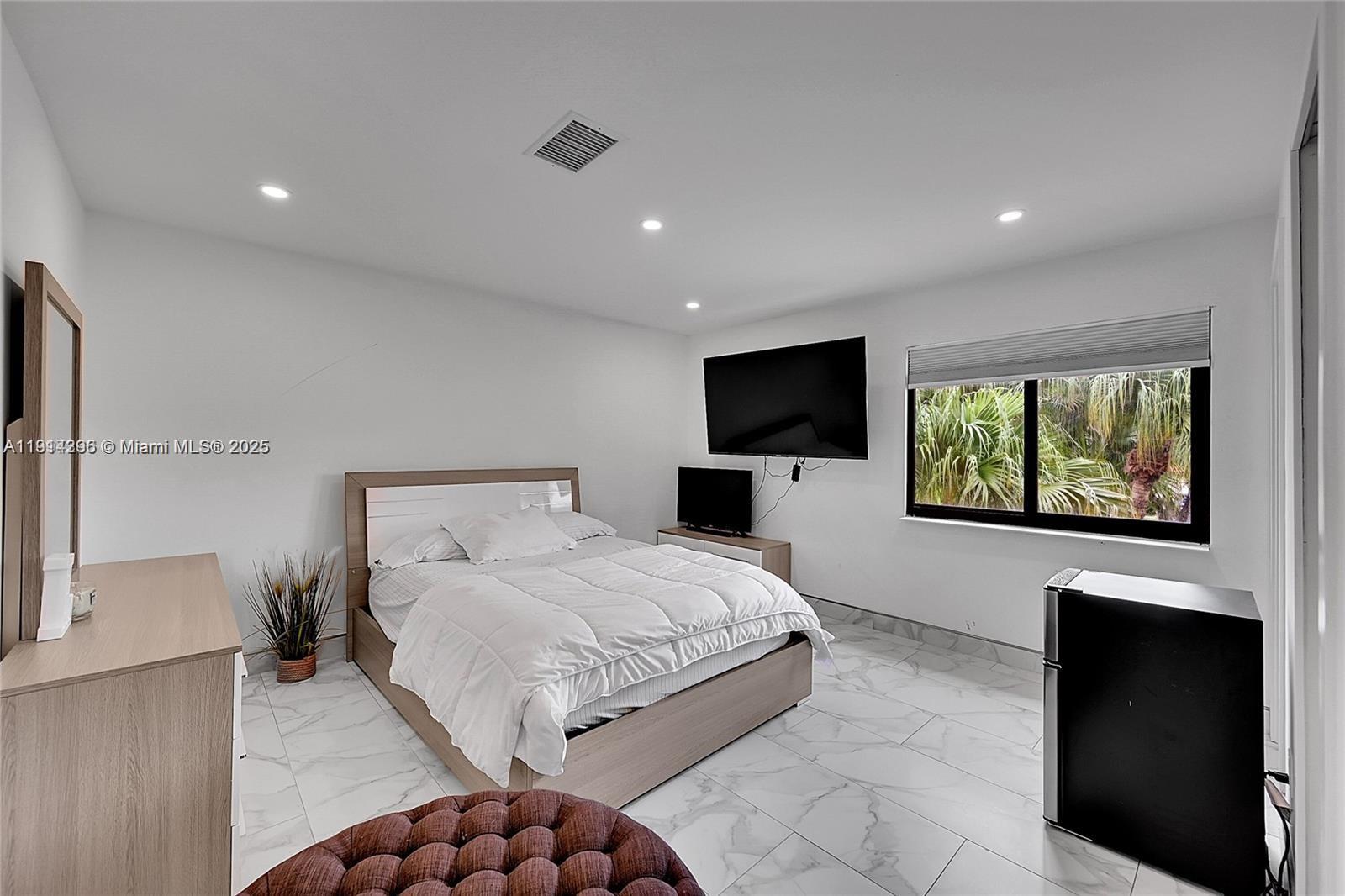 WOODSTREAM - Residential Lease