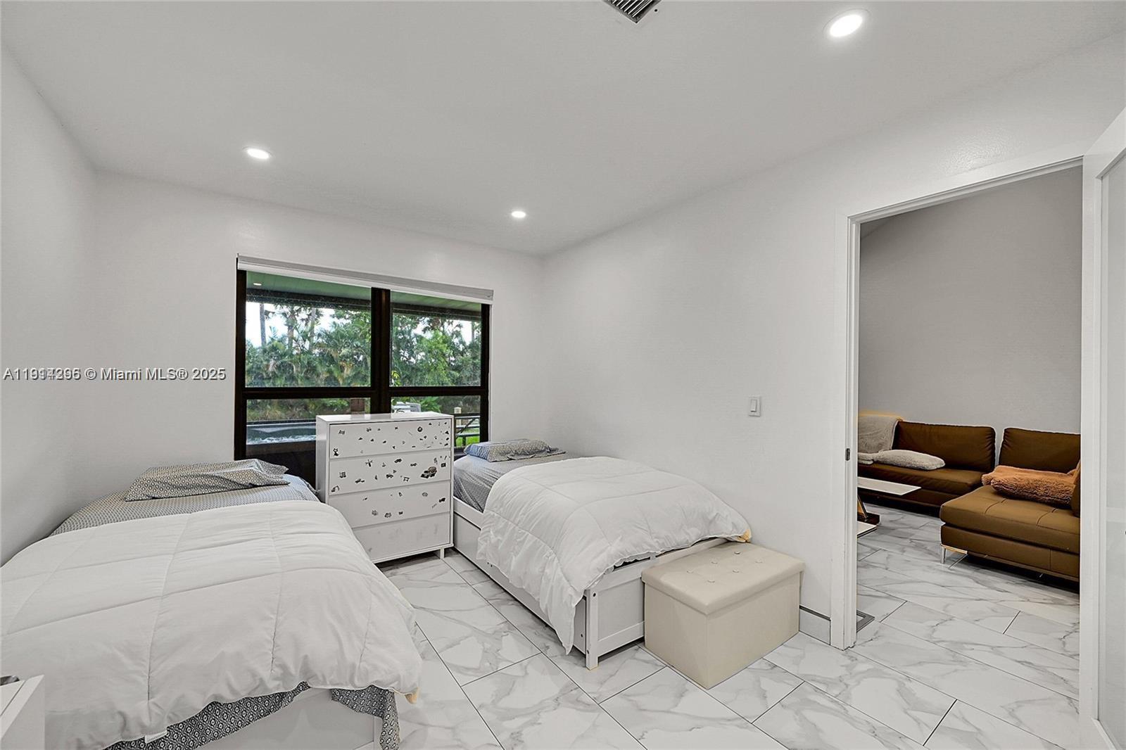 WOODSTREAM - Residential Lease