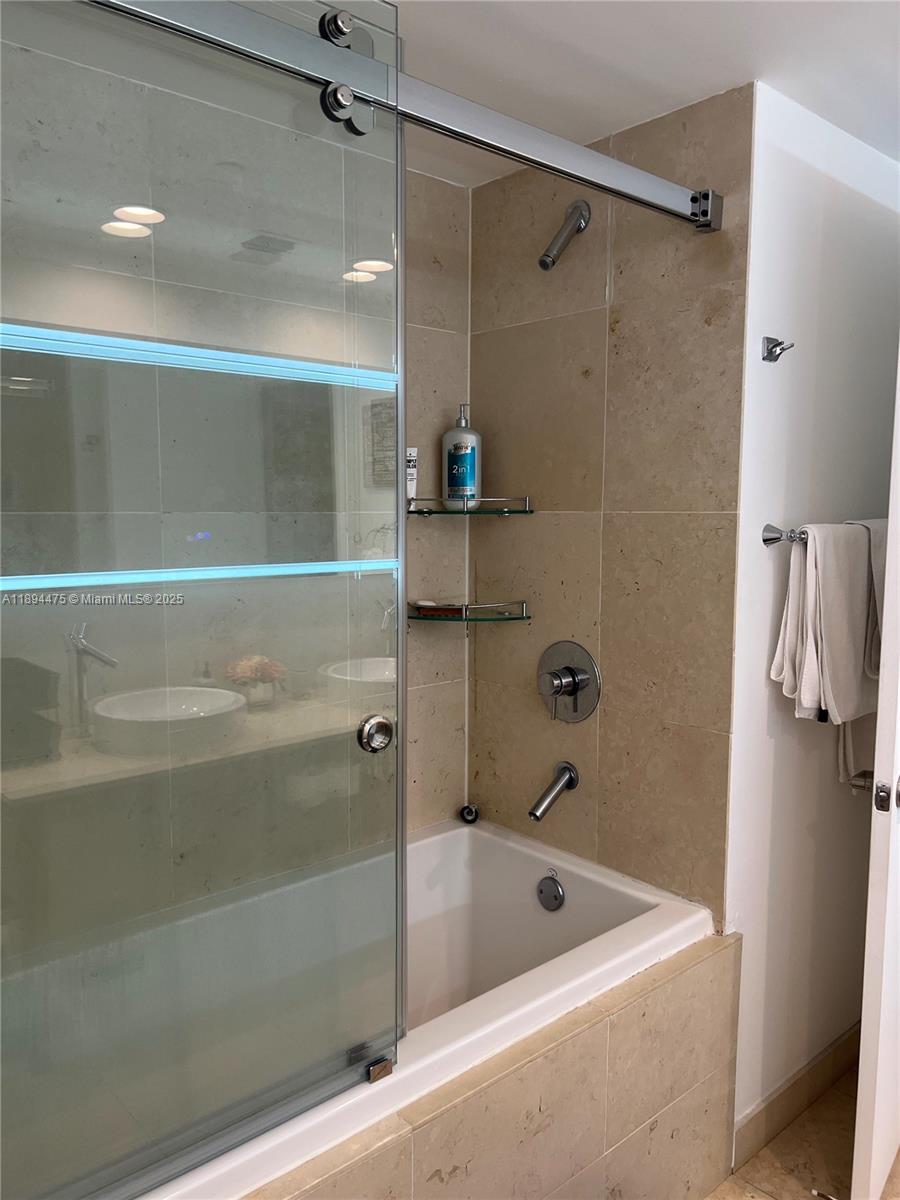ICON BRICKELL CONDO NO 3 - Residential