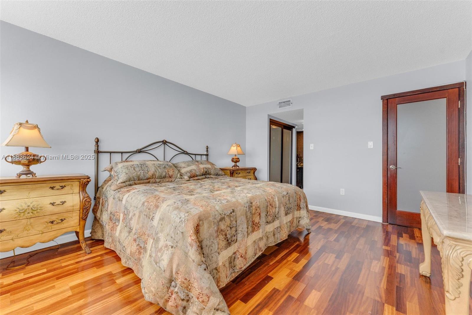 DEL PRADO CONDO - Residential