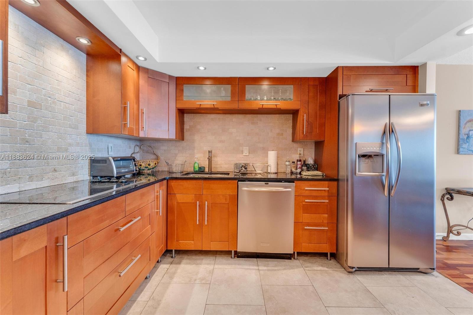 DEL PRADO CONDO - Residential