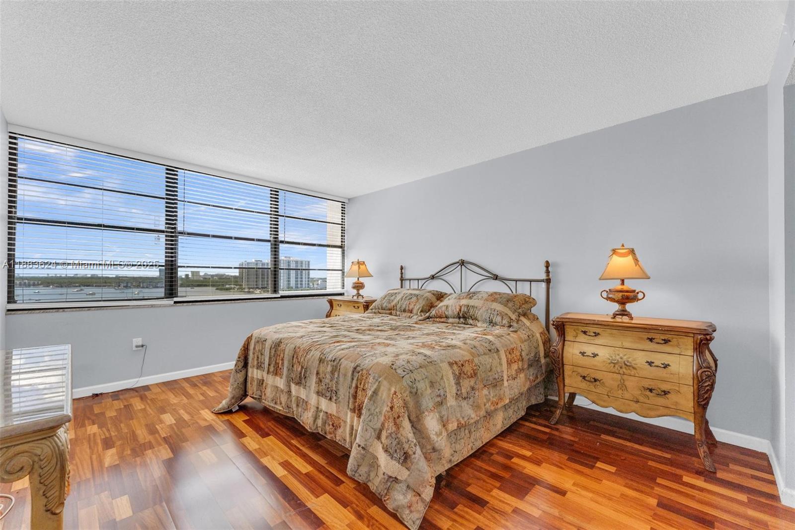 DEL PRADO CONDO - Residential