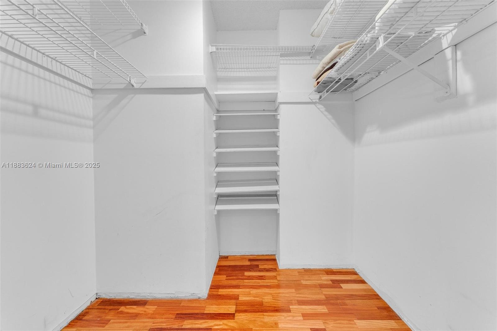 DEL PRADO CONDO - Residential
