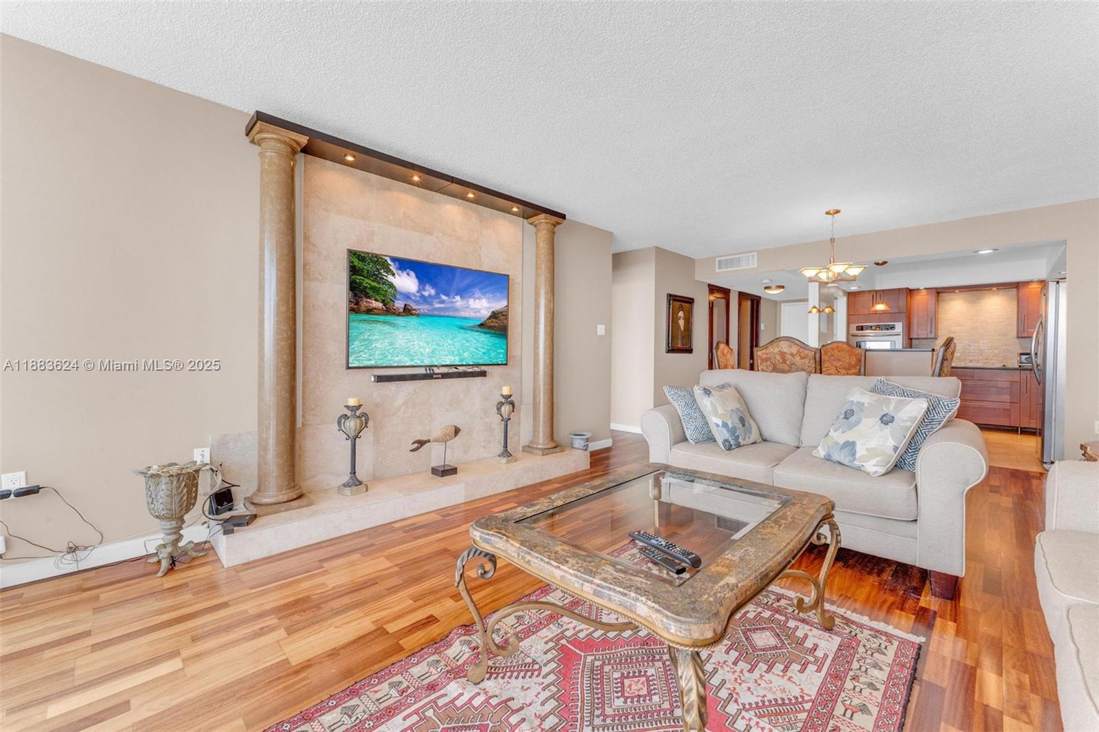 DEL PRADO CONDO - Residential