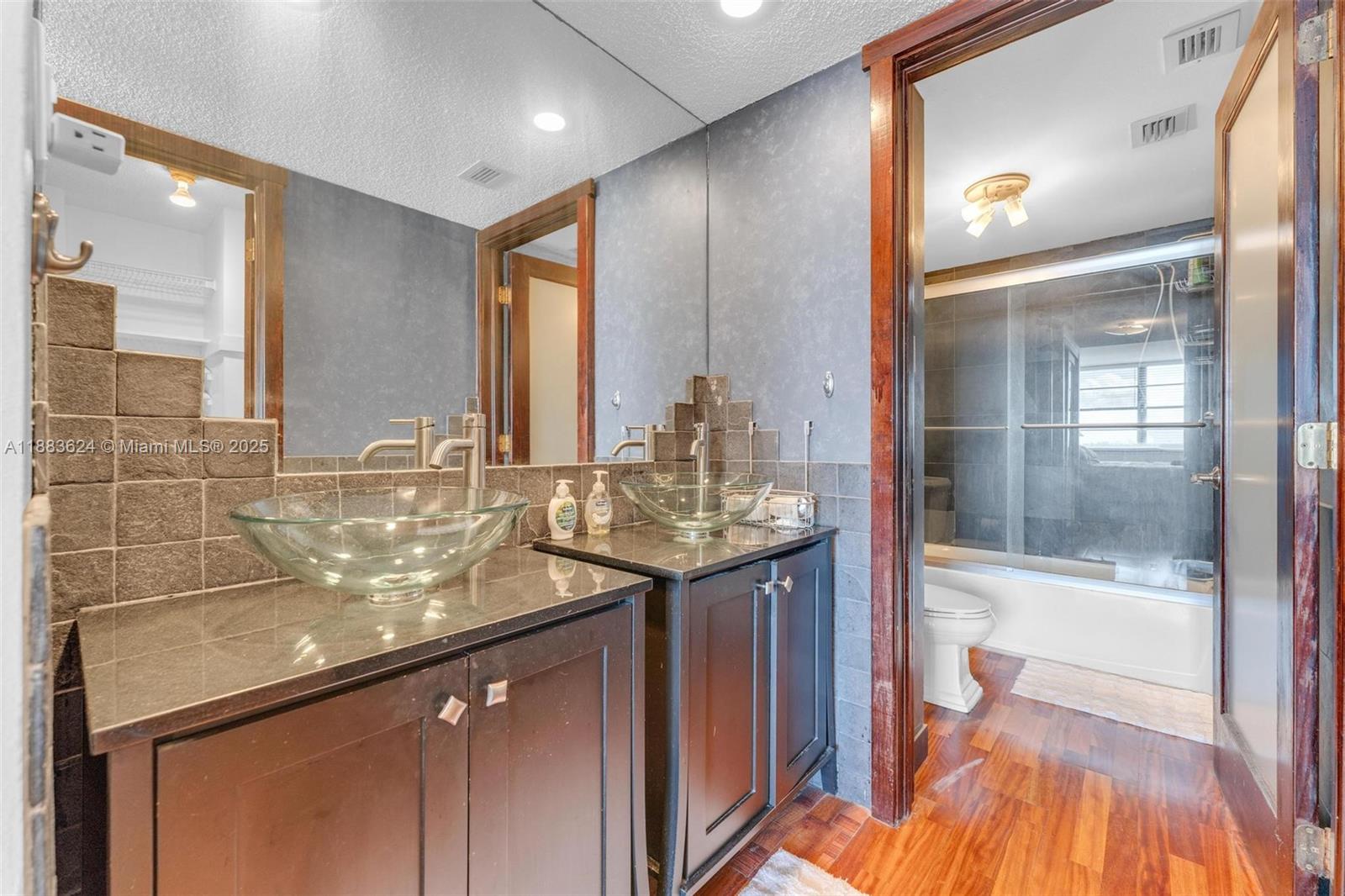 DEL PRADO CONDO - Residential