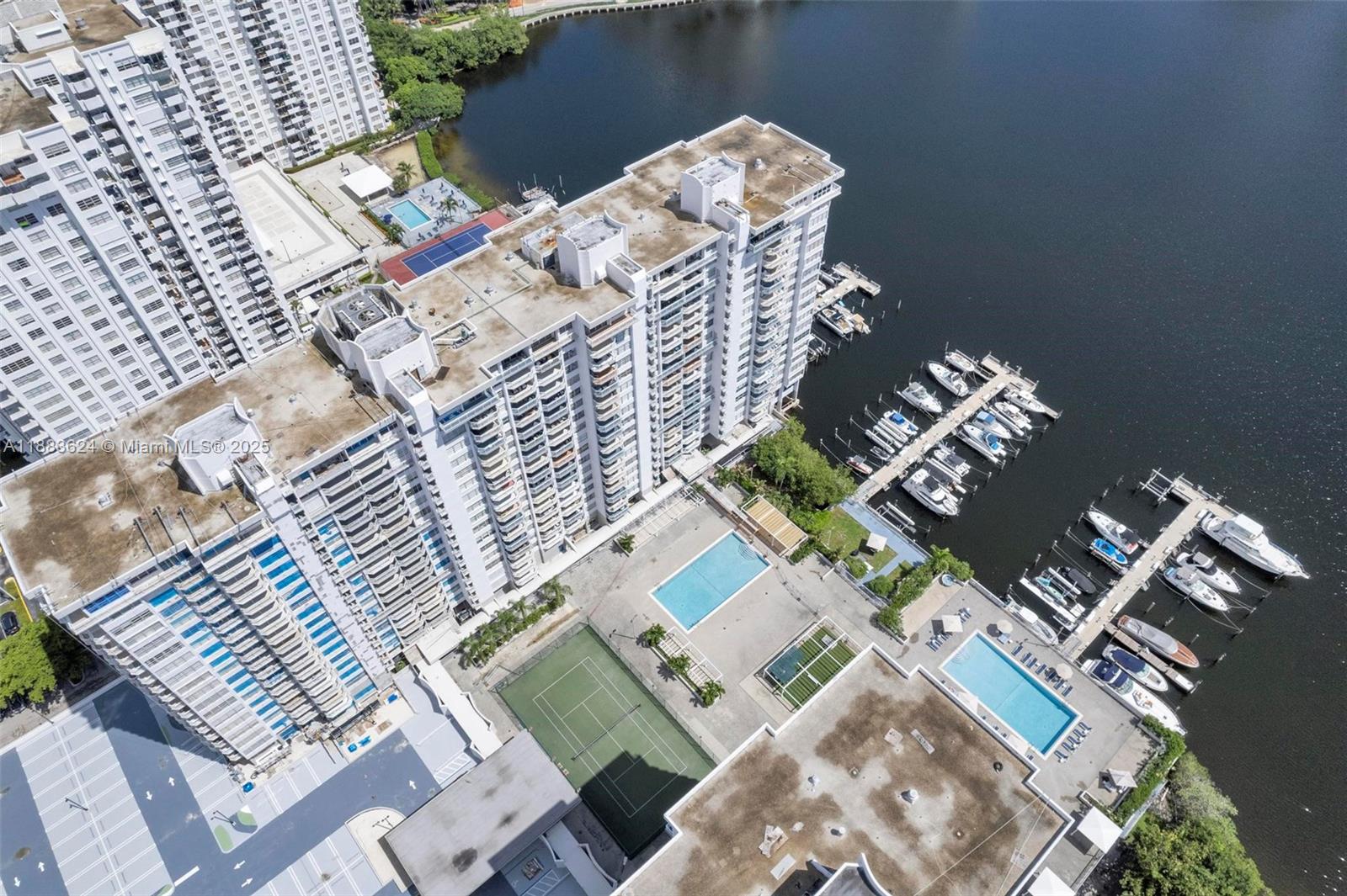 DEL PRADO CONDO - Residential