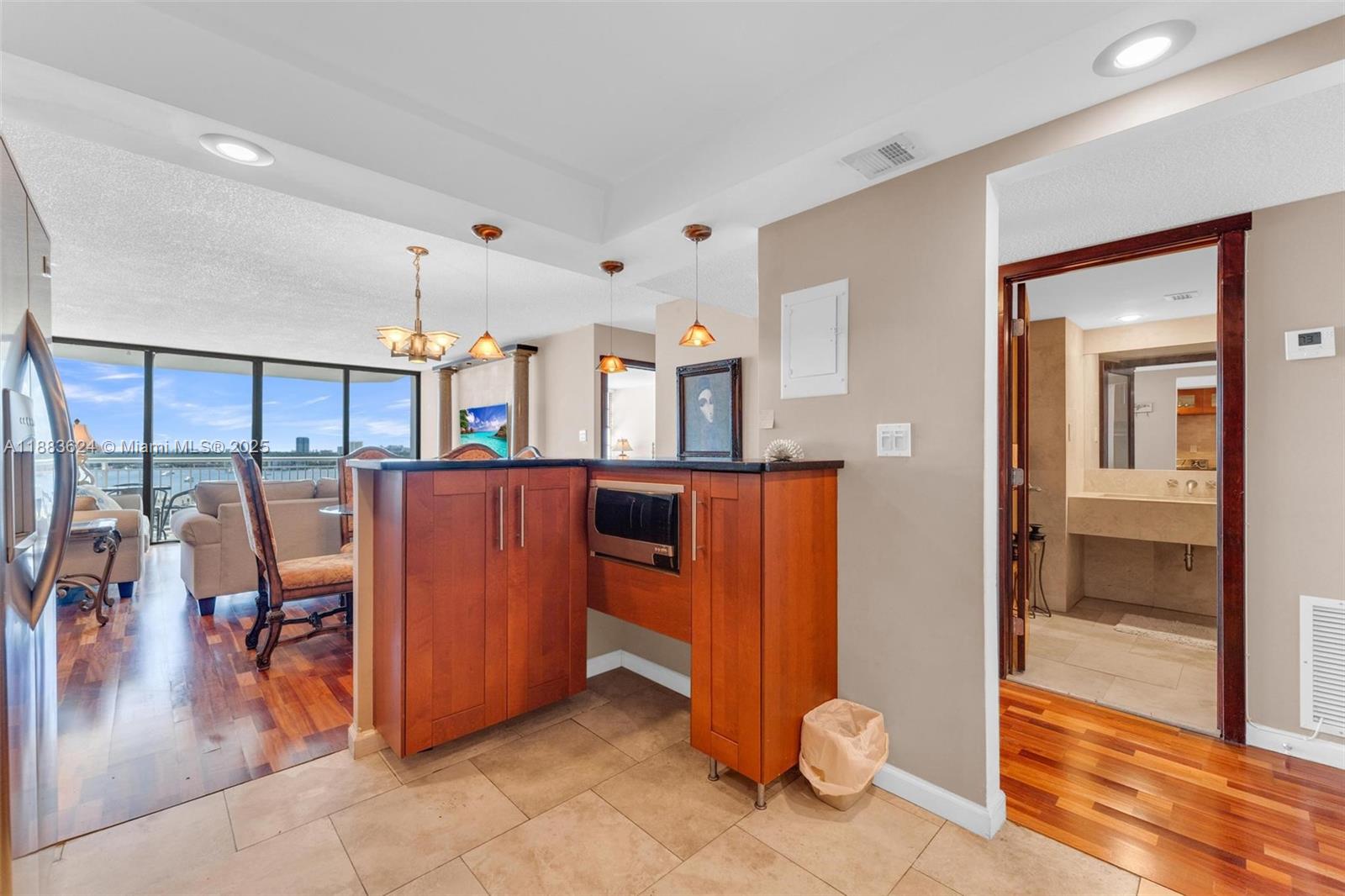 DEL PRADO CONDO - Residential