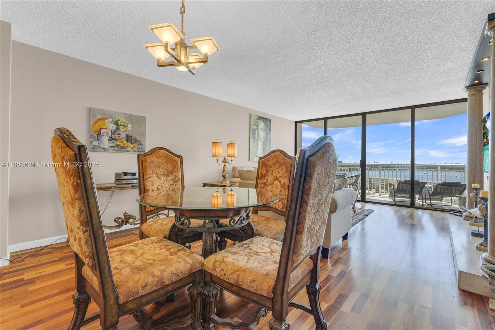 DEL PRADO CONDO - Residential