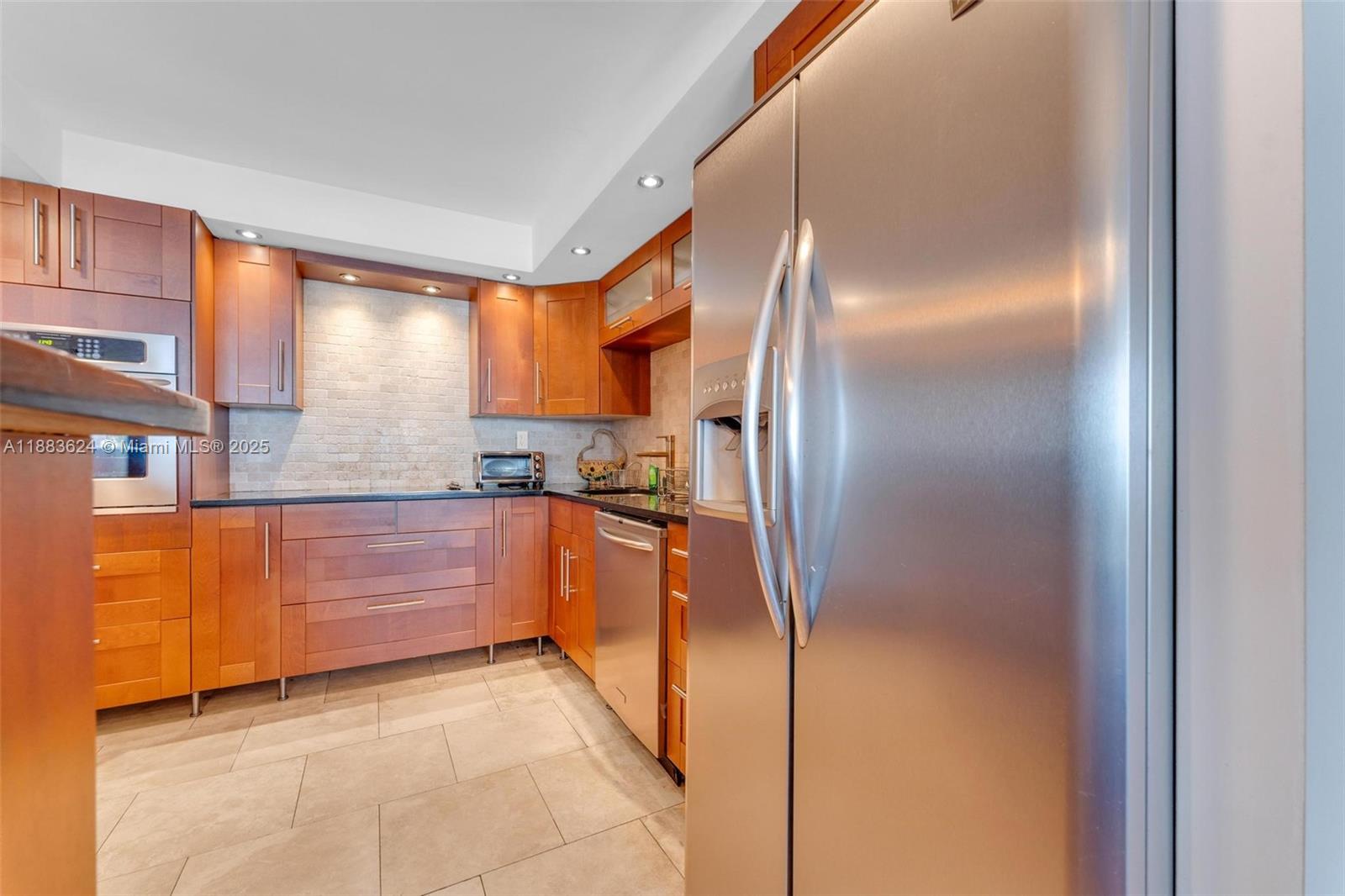 DEL PRADO CONDO - Residential