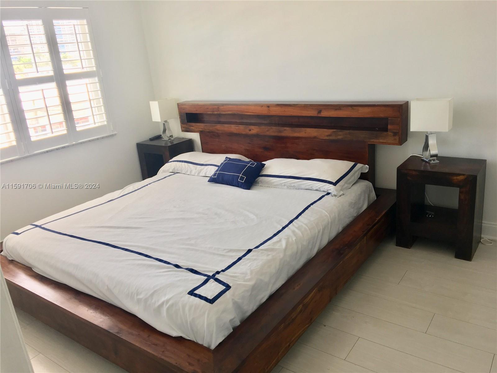 LINCOLN PLACE RESIDENCES - Residential