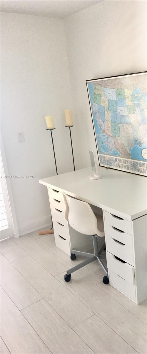 LINCOLN PLACE RESIDENCES - Residential