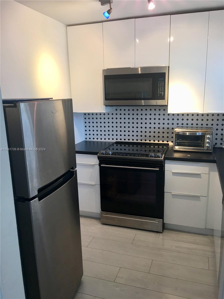 LINCOLN PLACE RESIDENCES - Residential