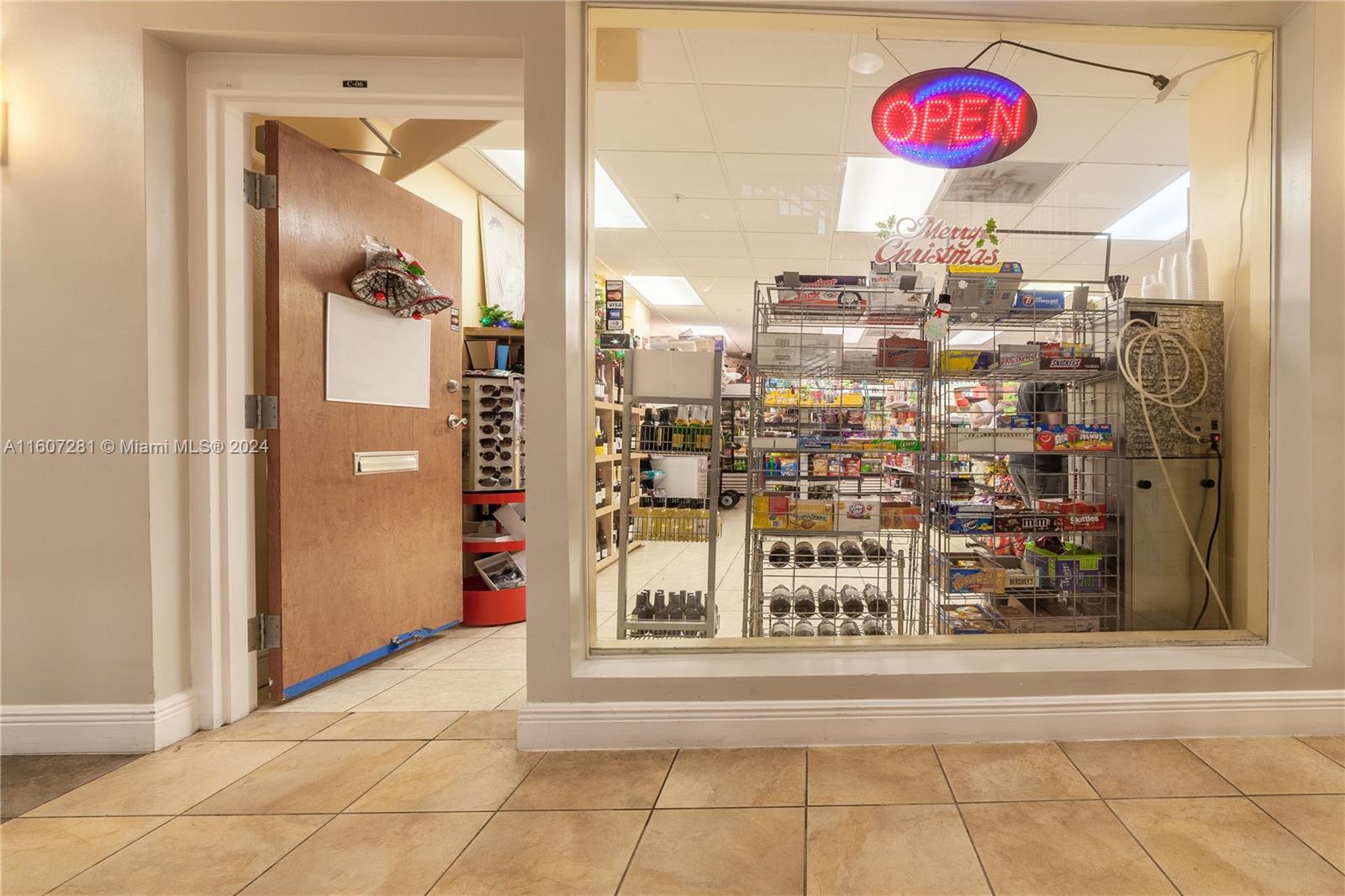 WAVE CONDO - Residential Lease