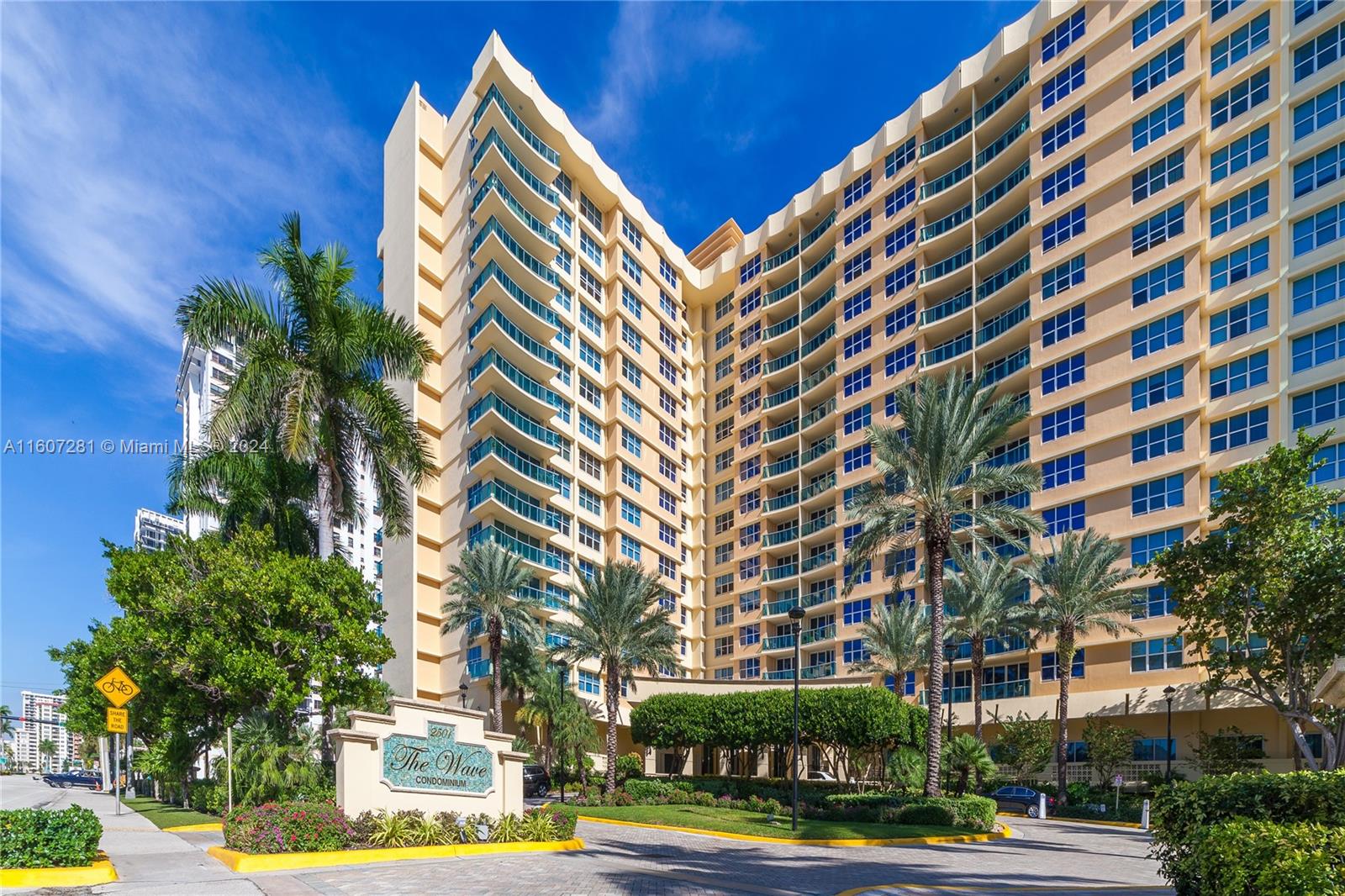 WAVE CONDO - Residential Lease