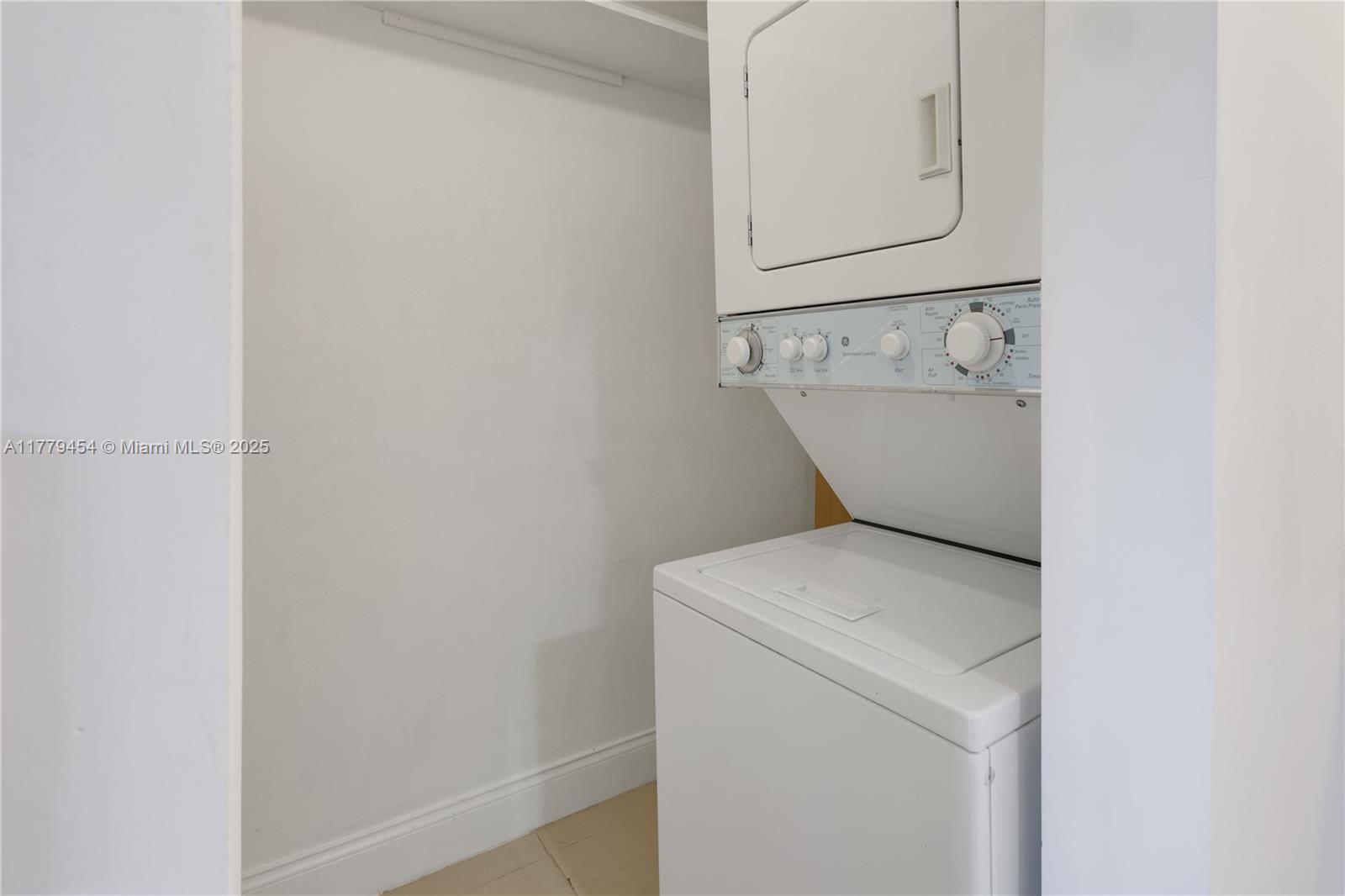 CRYSTAL HOUSE CONDO - Residential