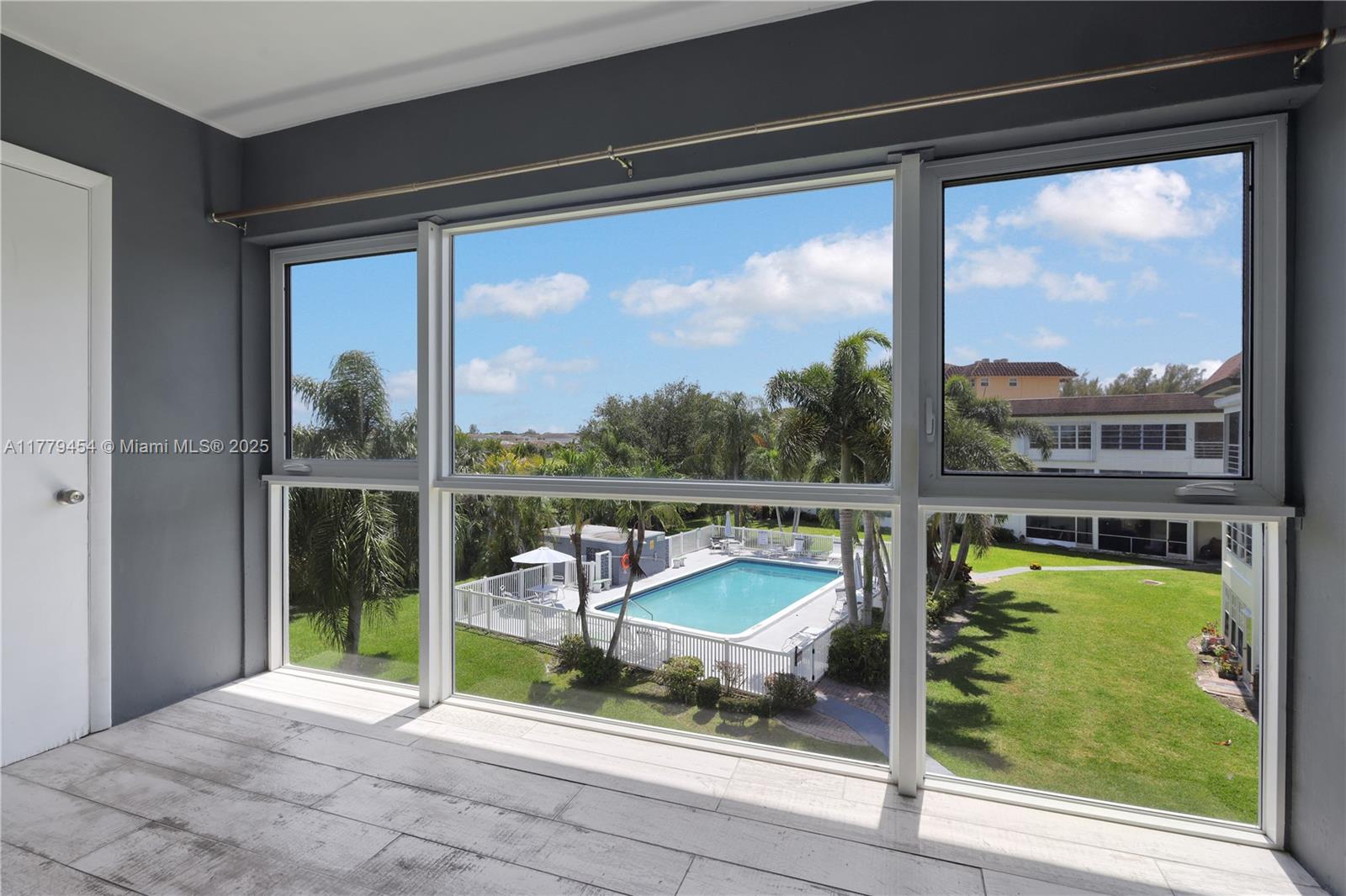 CRYSTAL HOUSE CONDO - Residential