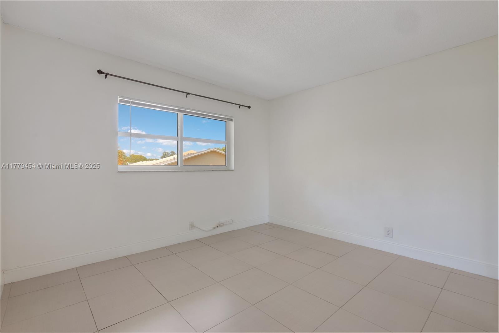 CRYSTAL HOUSE CONDO - Residential