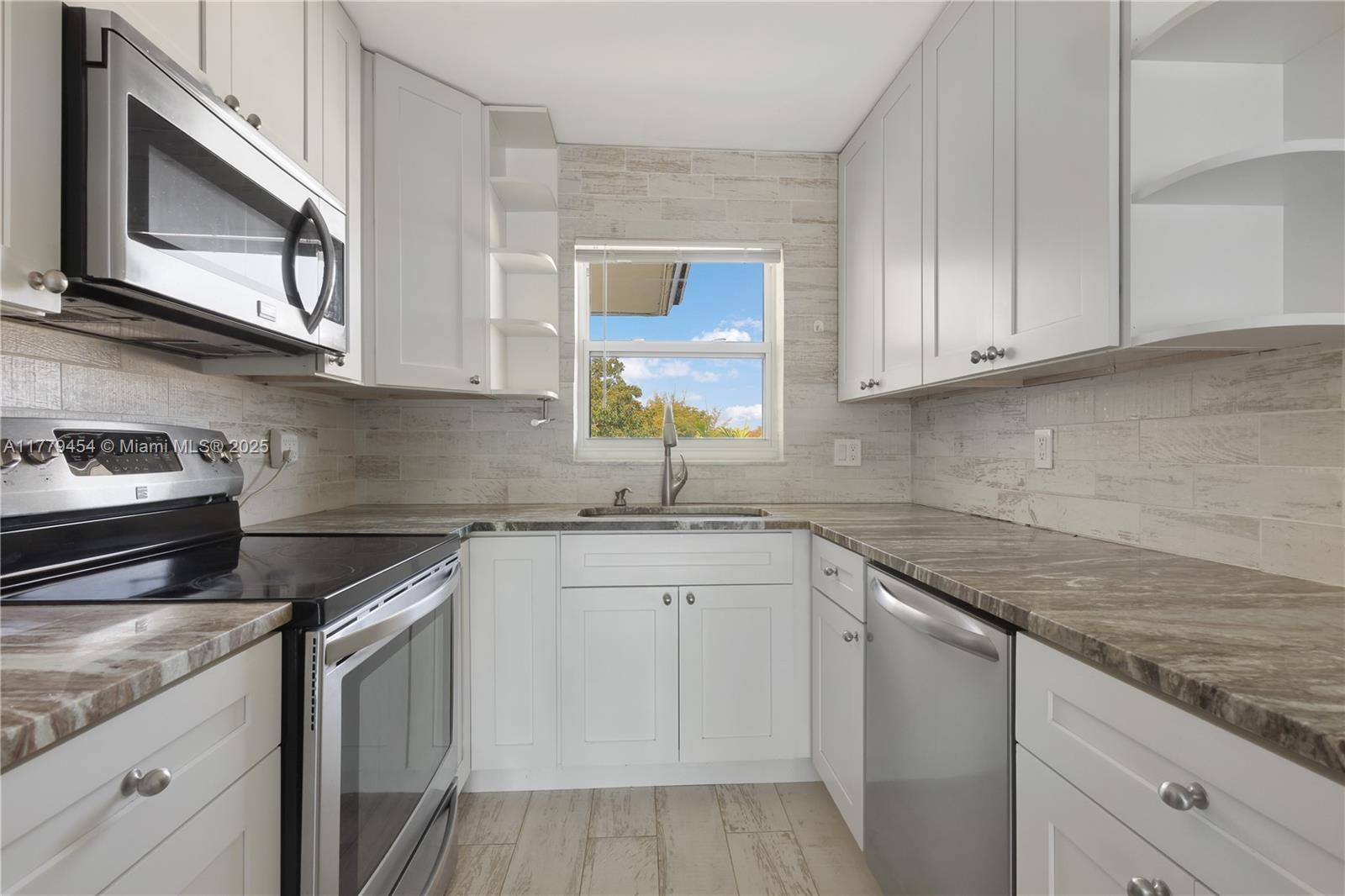 CRYSTAL HOUSE CONDO - Residential