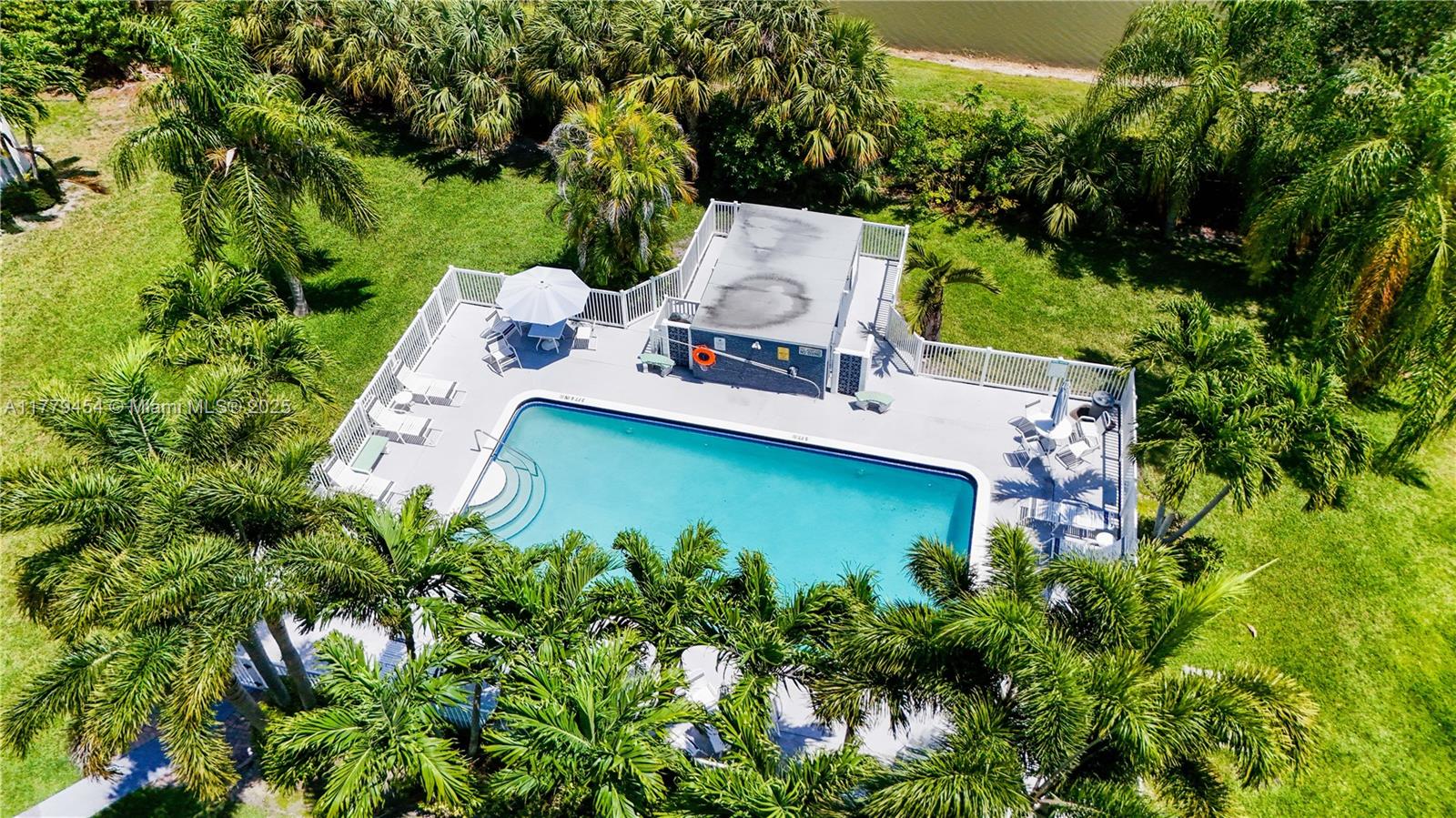 CRYSTAL HOUSE CONDO - Residential