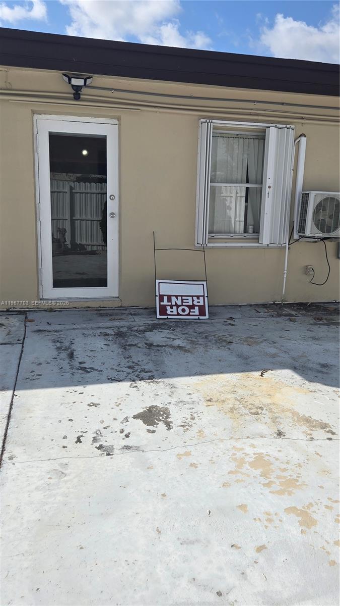 SO MIAMI HEIGHTS ADDN E - Residential Lease