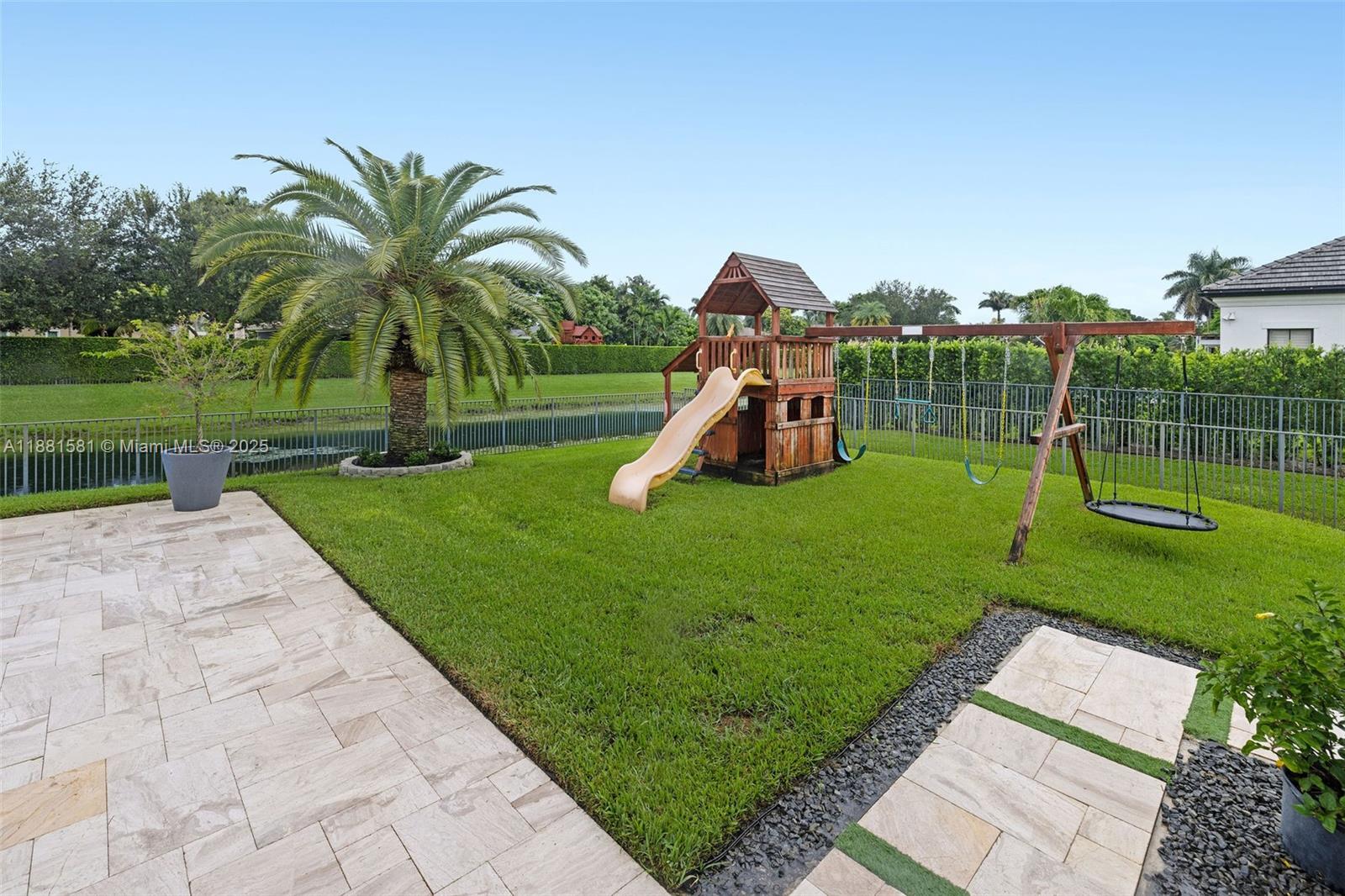 P & J ESTATES - Residential