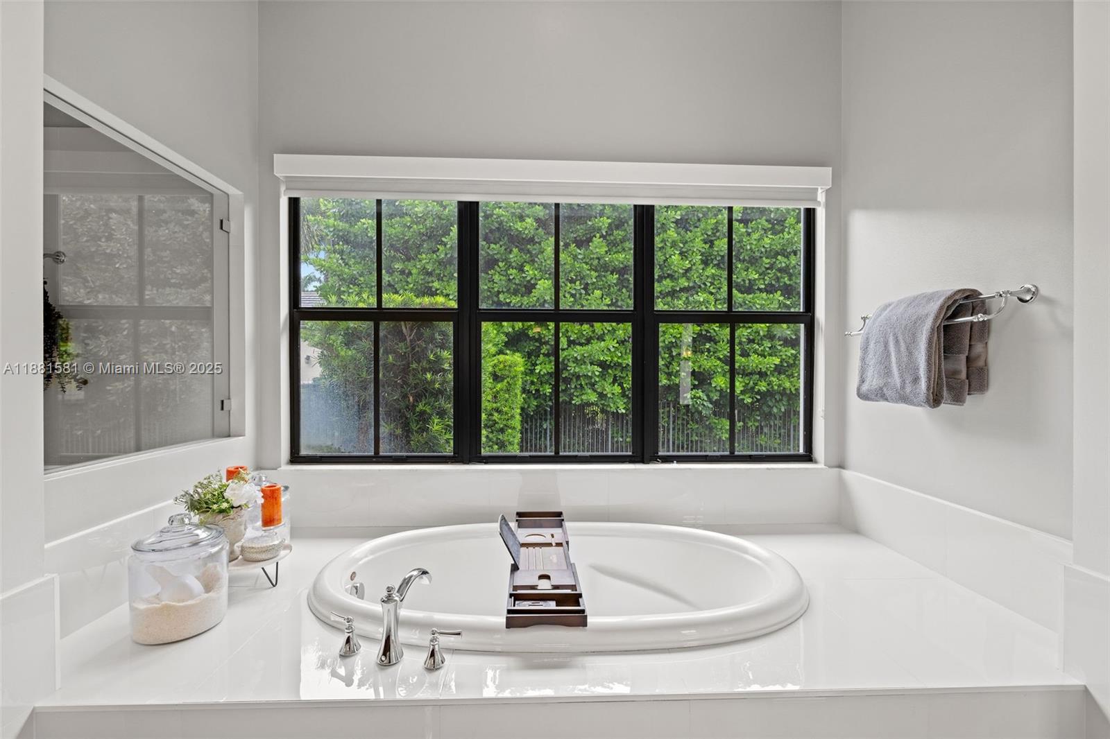 P & J ESTATES - Residential