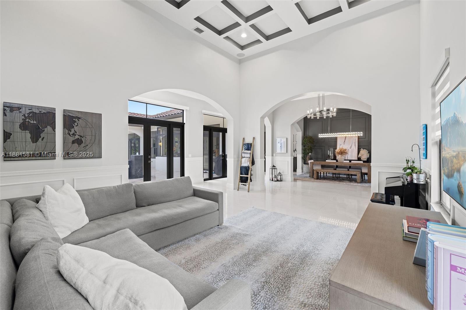 P & J ESTATES - Residential
