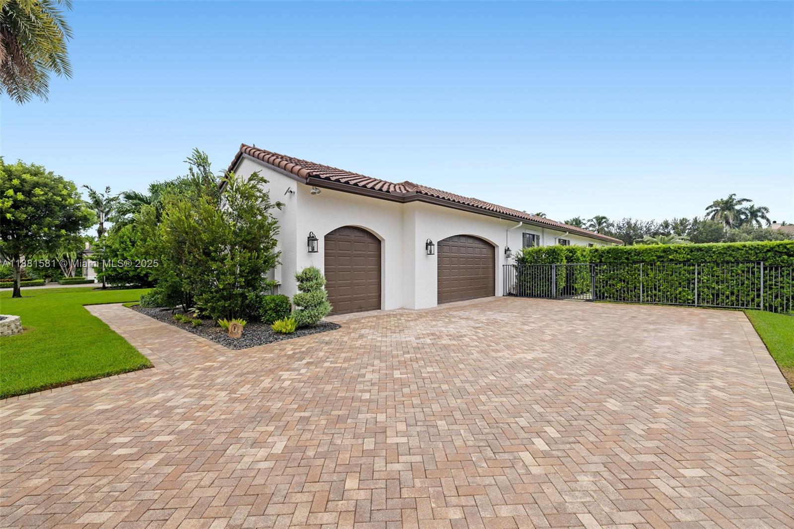 P & J ESTATES - Residential