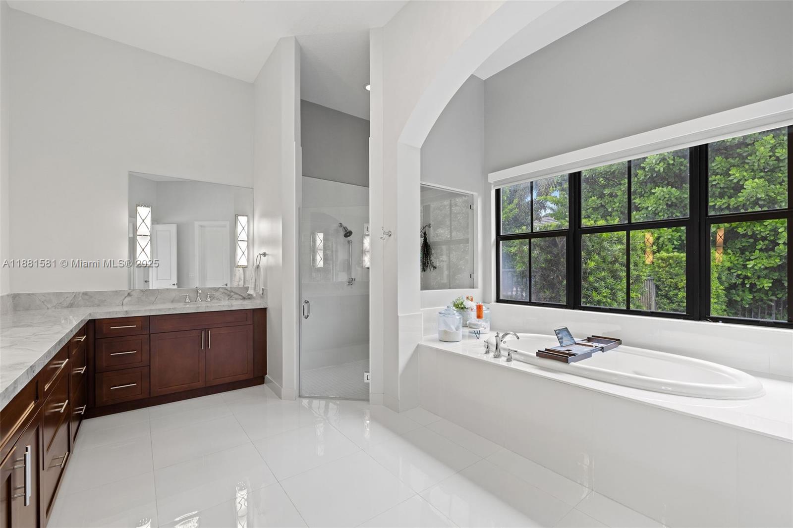 P & J ESTATES - Residential