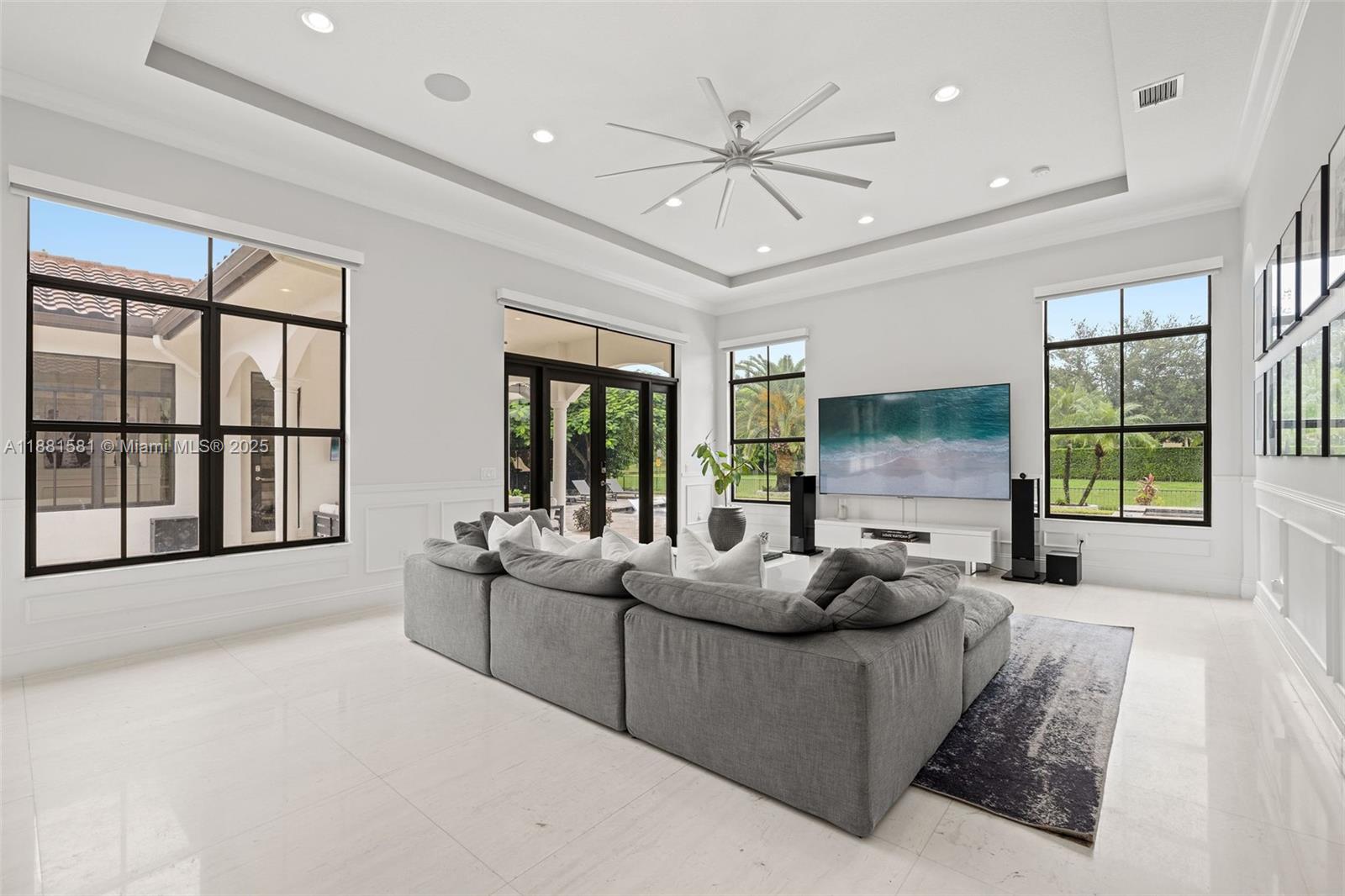 P & J ESTATES - Residential