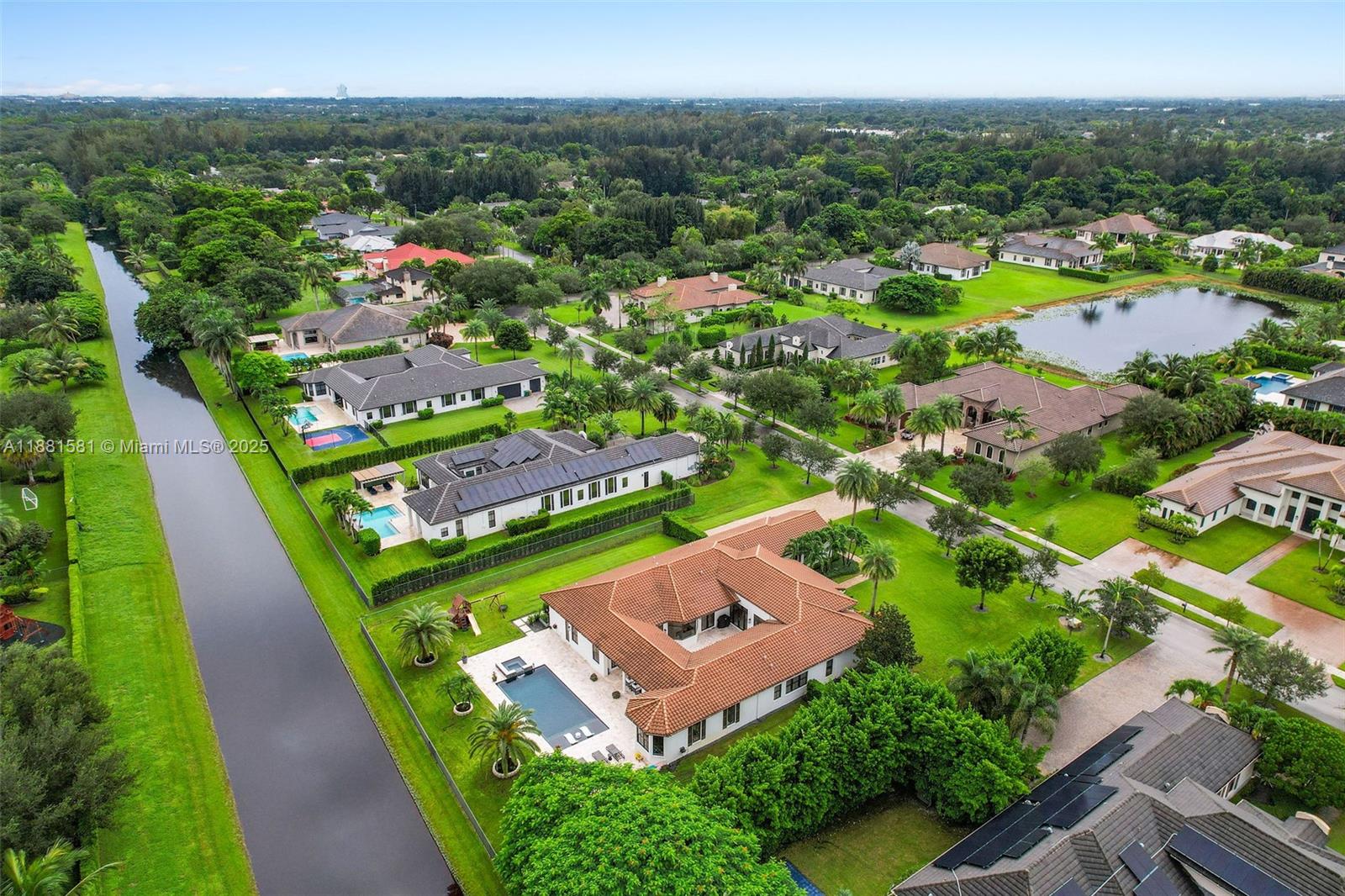 P & J ESTATES - Residential